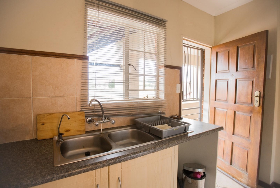 To Let 2 Bedroom Property for Rent in Mooikloof Ridge Gauteng