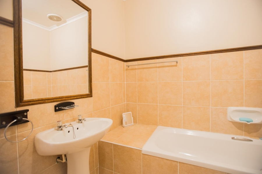 To Let 2 Bedroom Property for Rent in Mooikloof Ridge Gauteng