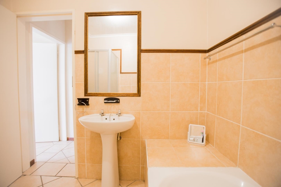 To Let 2 Bedroom Property for Rent in Mooikloof Ridge Gauteng