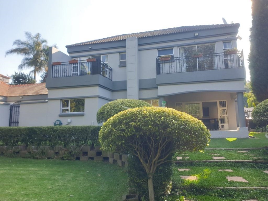 To Let 4 Bedroom Property for Rent in Atholl Gauteng