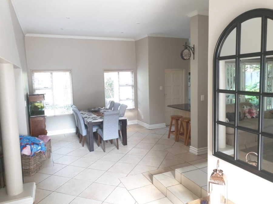 To Let 4 Bedroom Property for Rent in Atholl Gauteng