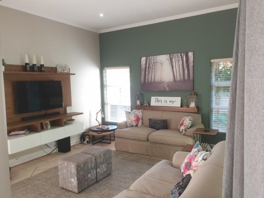 To Let 4 Bedroom Property for Rent in Atholl Gauteng