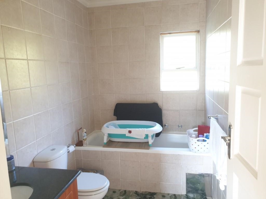 To Let 4 Bedroom Property for Rent in Atholl Gauteng