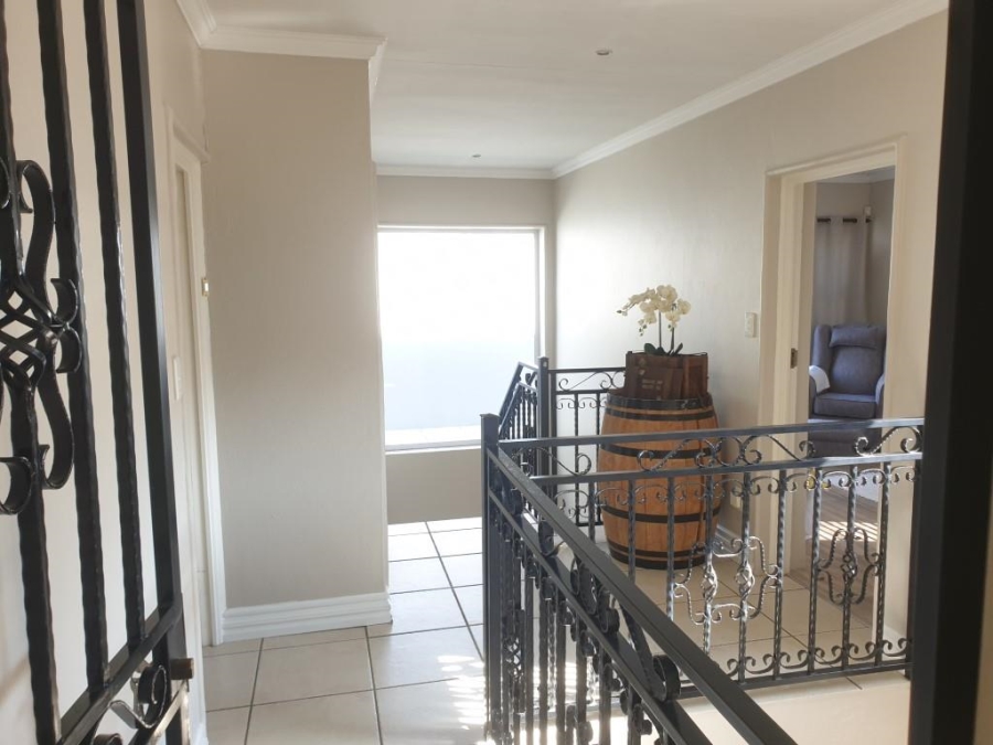 To Let 4 Bedroom Property for Rent in Atholl Gauteng