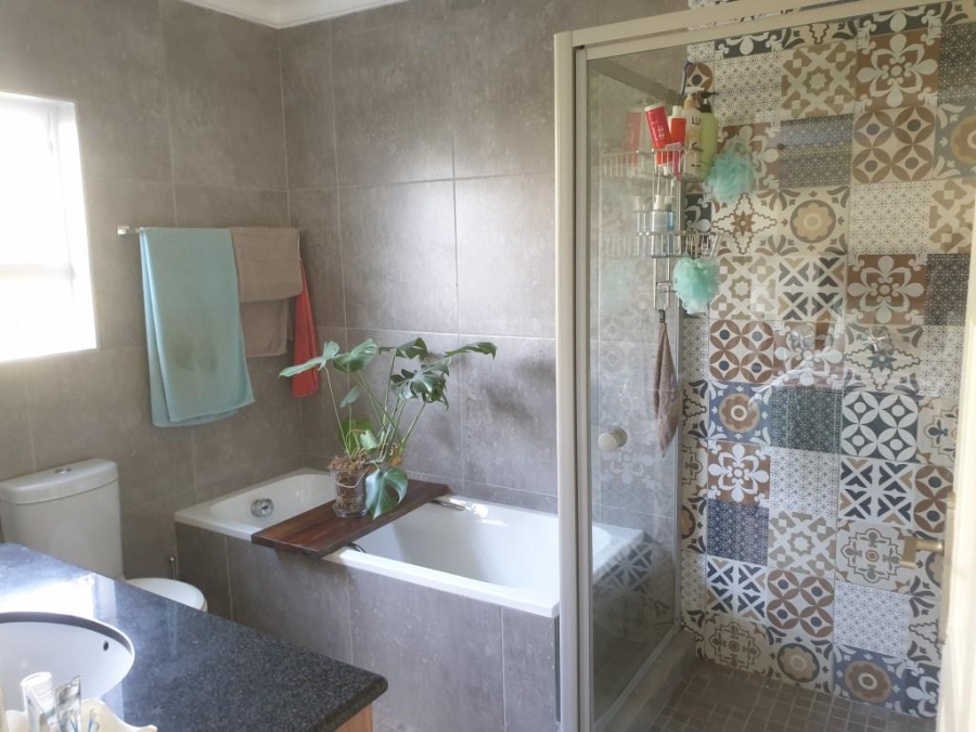 To Let 4 Bedroom Property for Rent in Atholl Gauteng