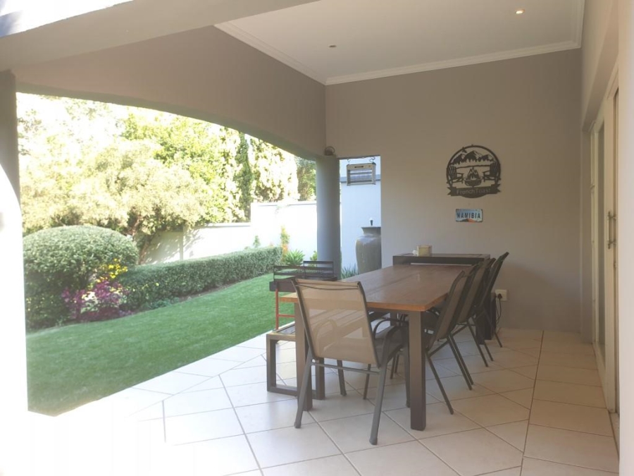 To Let 4 Bedroom Property for Rent in Atholl Gauteng