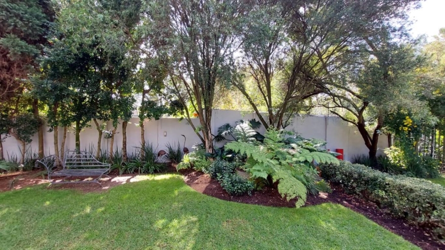To Let 4 Bedroom Property for Rent in Atholl Gauteng