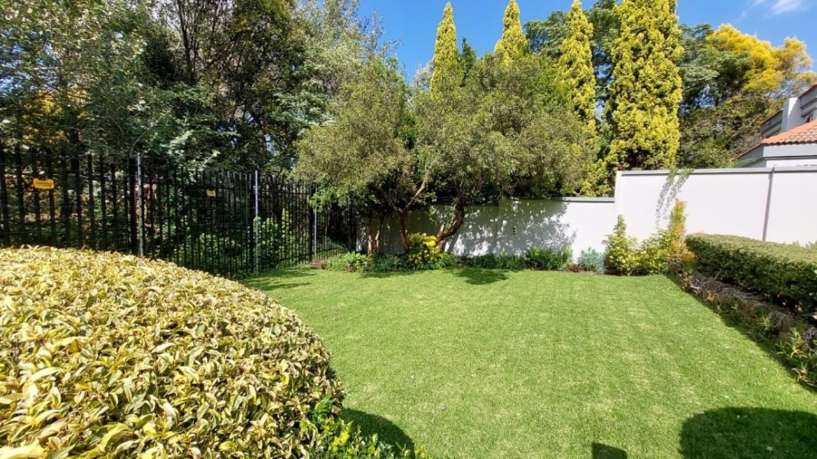 To Let 4 Bedroom Property for Rent in Atholl Gauteng