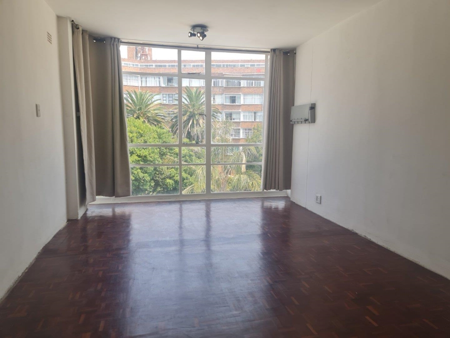 To Let 1 Bedroom Property for Rent in Killarney Gauteng