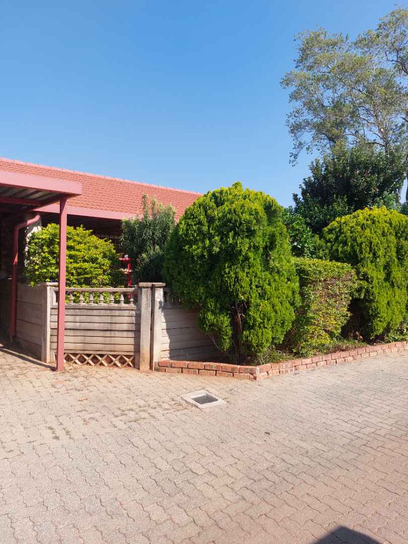 To Let 2 Bedroom Property for Rent in Doornpoort Gauteng
