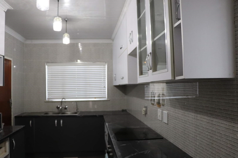 To Let 3 Bedroom Property for Rent in Lindhaven Gauteng