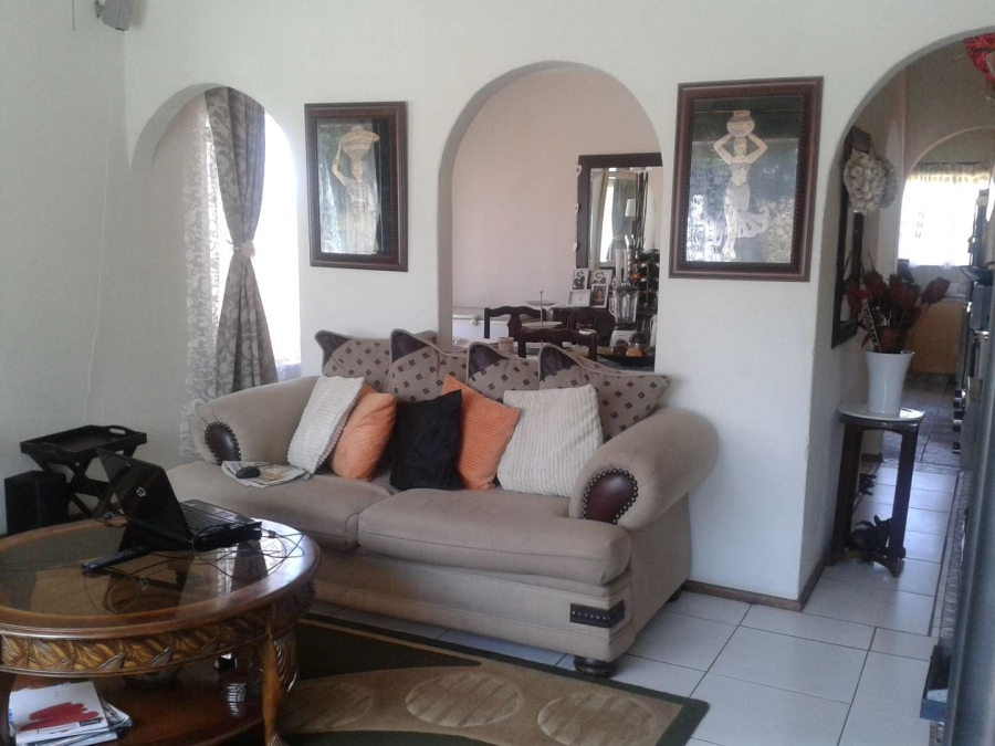 To Let 3 Bedroom Property for Rent in Lindhaven Gauteng