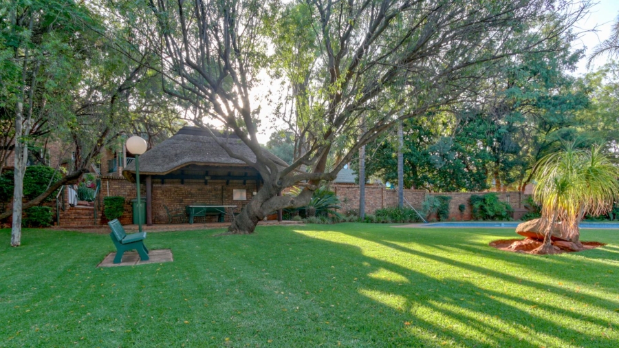 To Let 2 Bedroom Property for Rent in Faerie Glen Gauteng