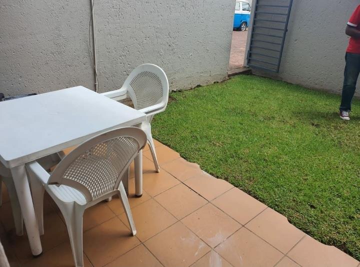 To Let 1 Bedroom Property for Rent in Sandown Gauteng
