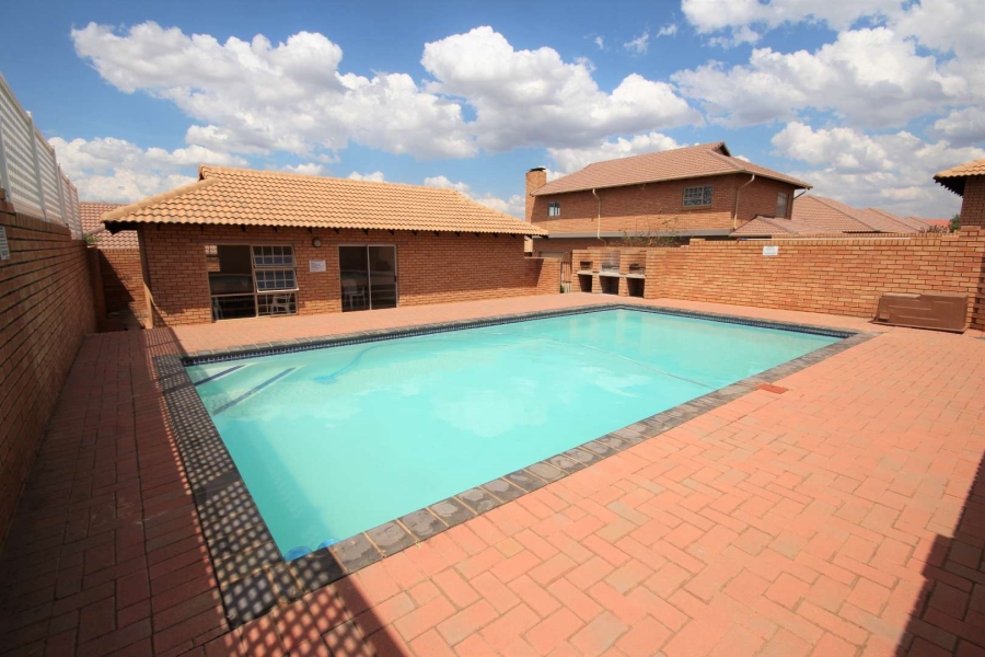 To Let 2 Bedroom Property for Rent in Hazeldean Gauteng