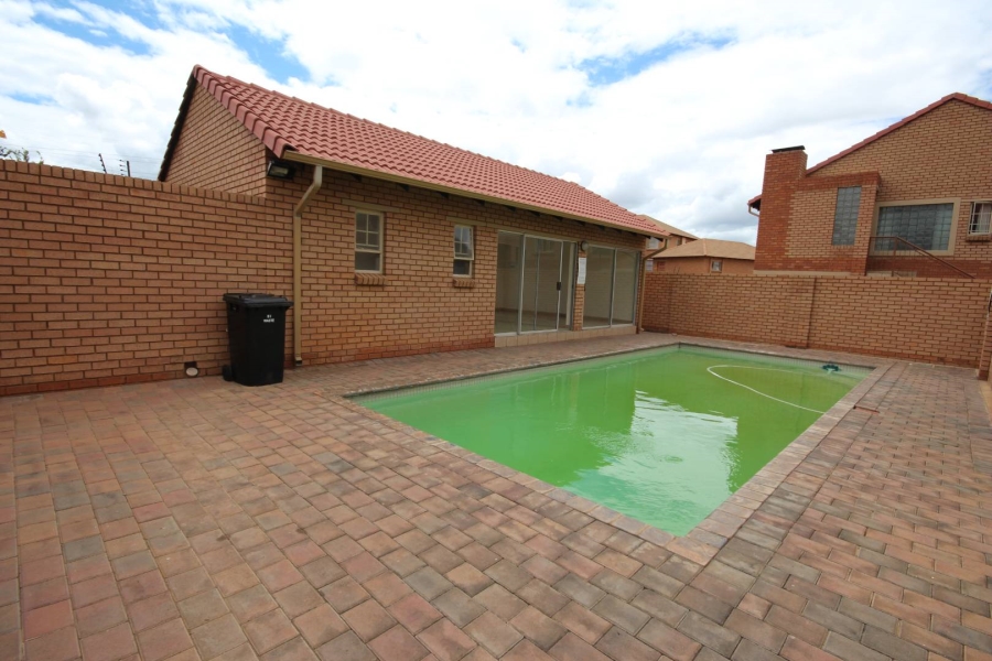 To Let 3 Bedroom Property for Rent in Hazeldean Gauteng