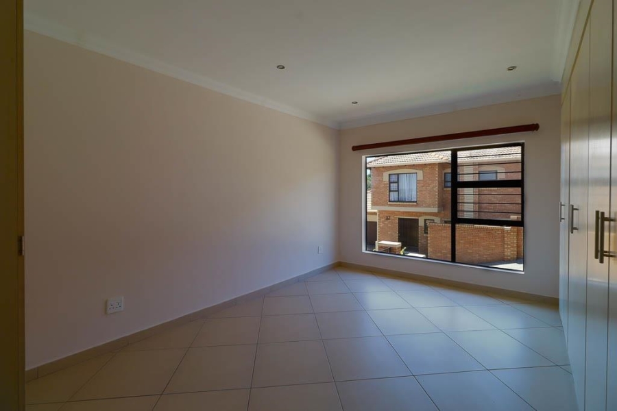 To Let 3 Bedroom Property for Rent in Olympus Gauteng