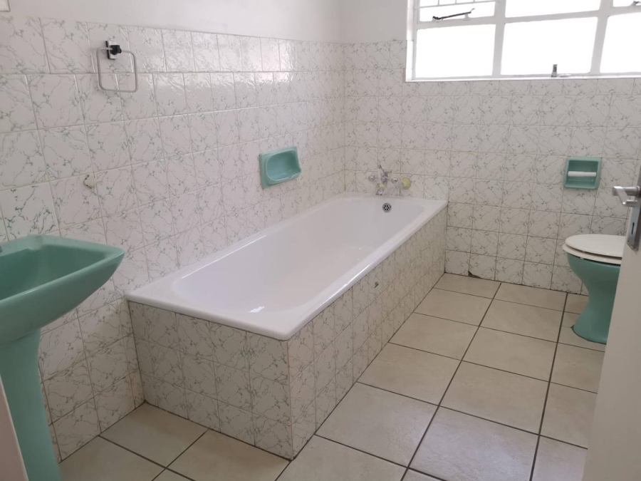 To Let 3 Bedroom Property for Rent in Brackenhurst Gauteng