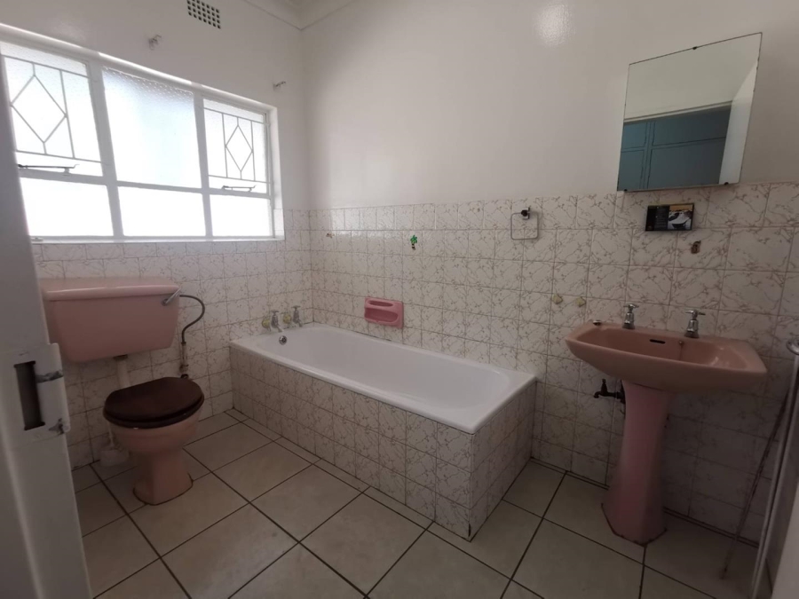 To Let 3 Bedroom Property for Rent in Brackenhurst Gauteng