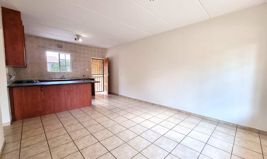 To Let 2 Bedroom Property for Rent in Strubensvallei Gauteng