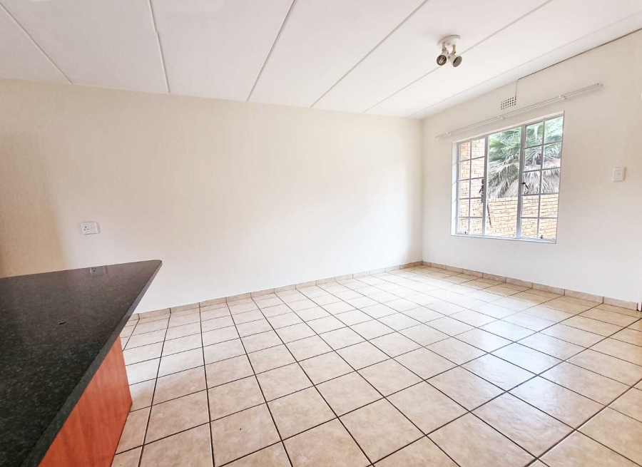 To Let 2 Bedroom Property for Rent in Strubensvallei Gauteng