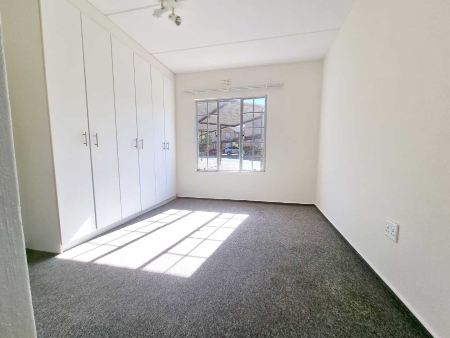 To Let 2 Bedroom Property for Rent in Strubensvallei Gauteng