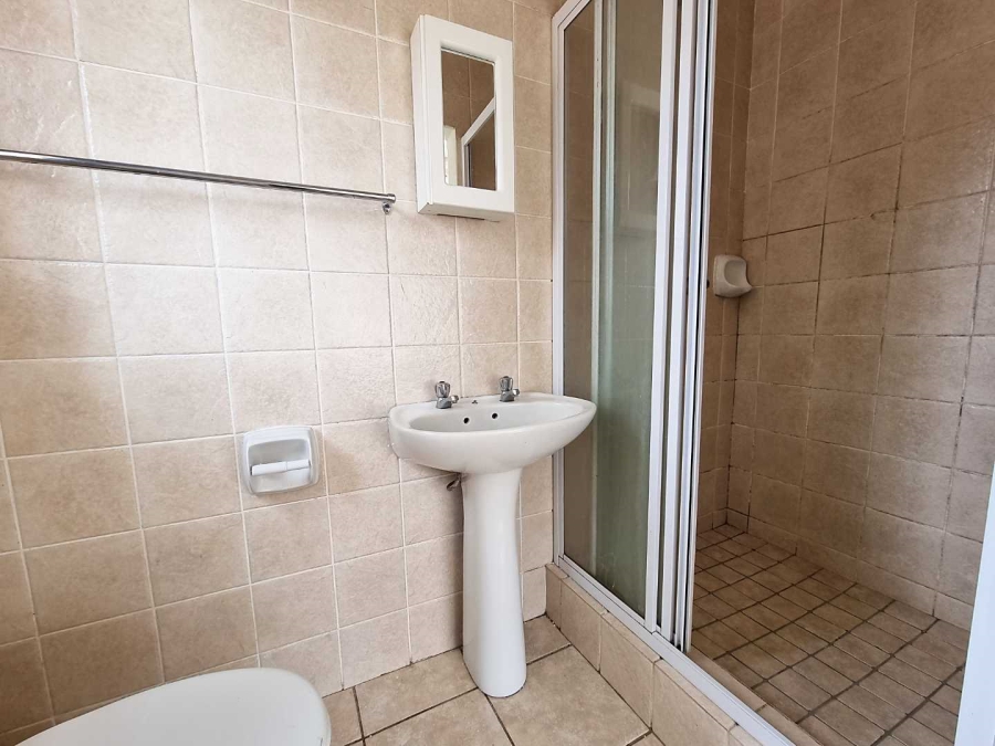 To Let 2 Bedroom Property for Rent in Strubensvallei Gauteng