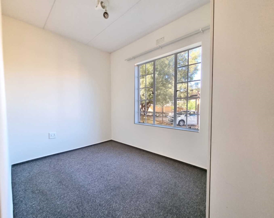 To Let 2 Bedroom Property for Rent in Strubensvallei Gauteng