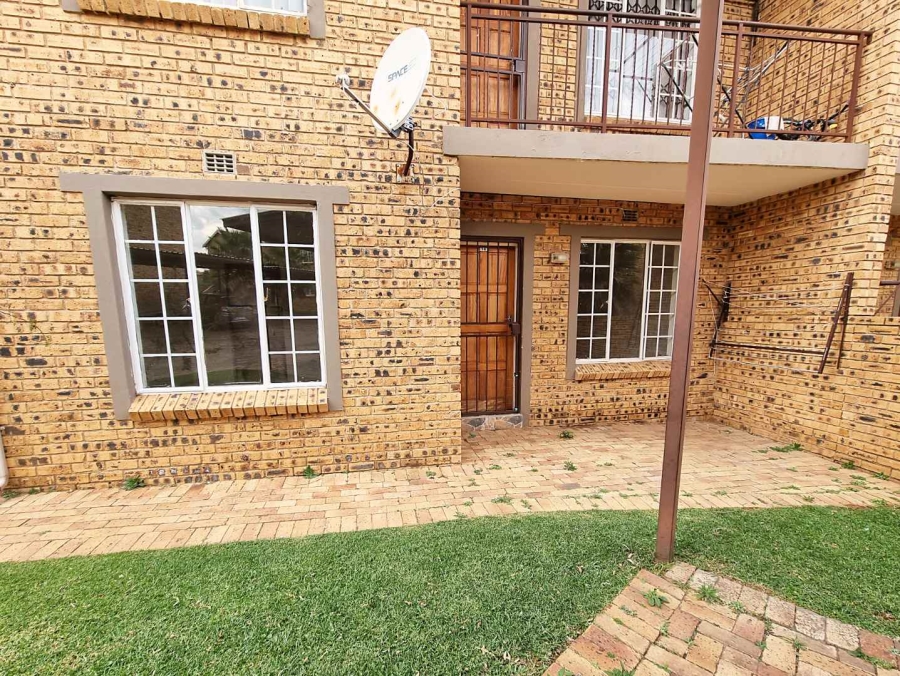 To Let 2 Bedroom Property for Rent in Strubensvallei Gauteng