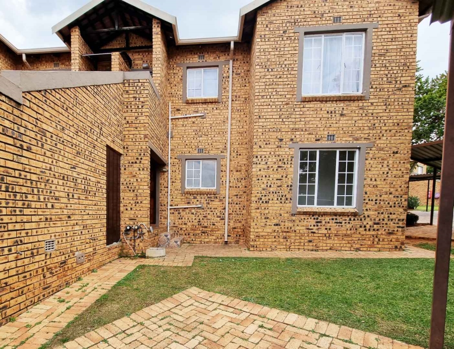 To Let 2 Bedroom Property for Rent in Strubensvallei Gauteng