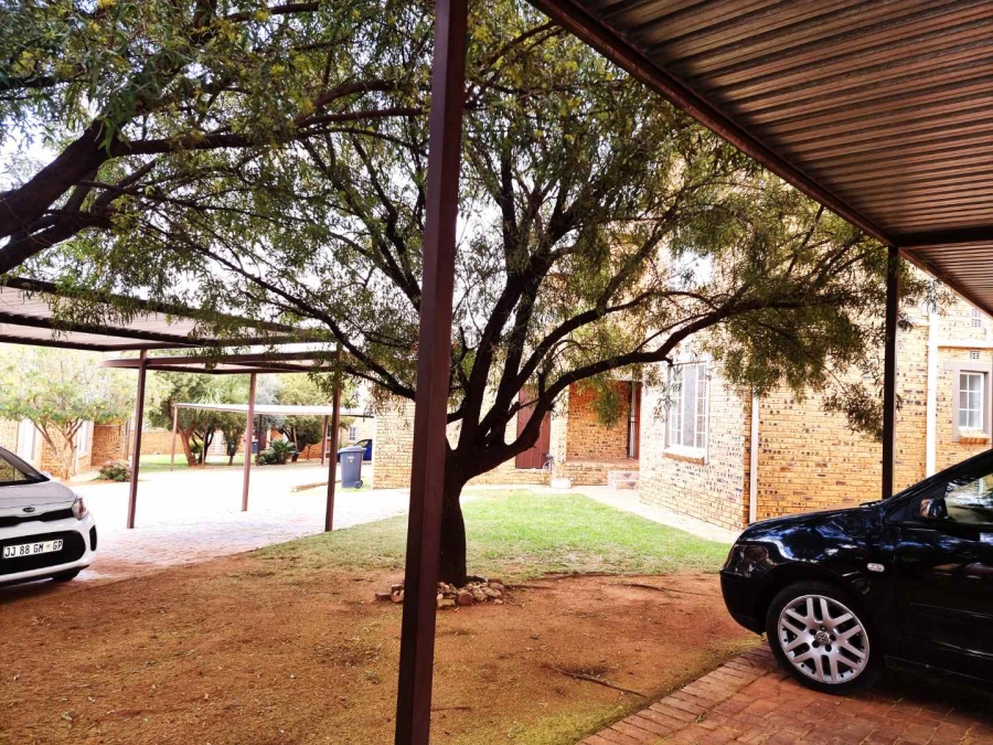 To Let 2 Bedroom Property for Rent in Strubensvallei Gauteng