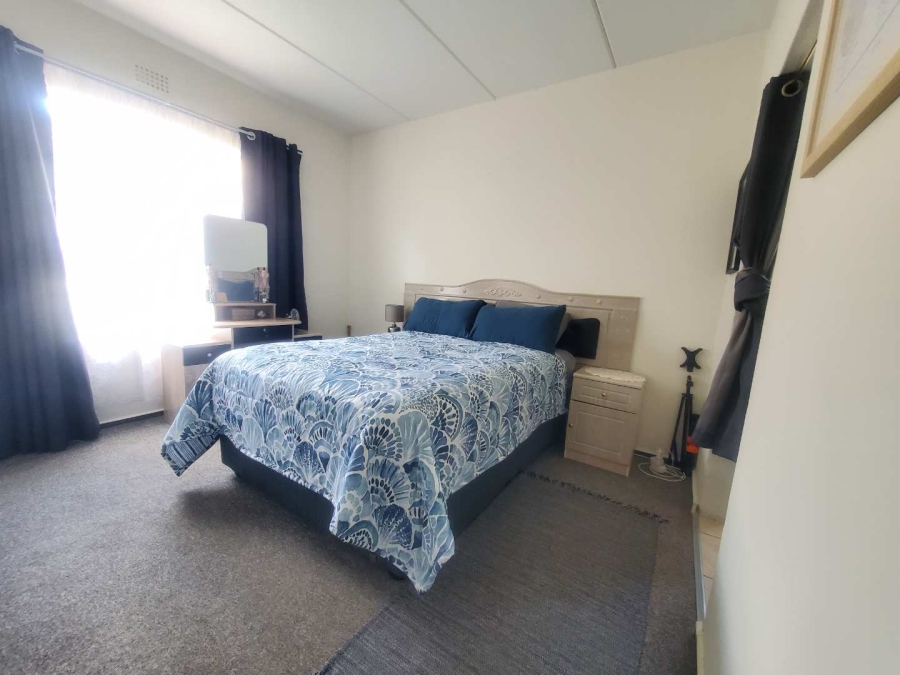 To Let 2 Bedroom Property for Rent in Strubensvallei Gauteng