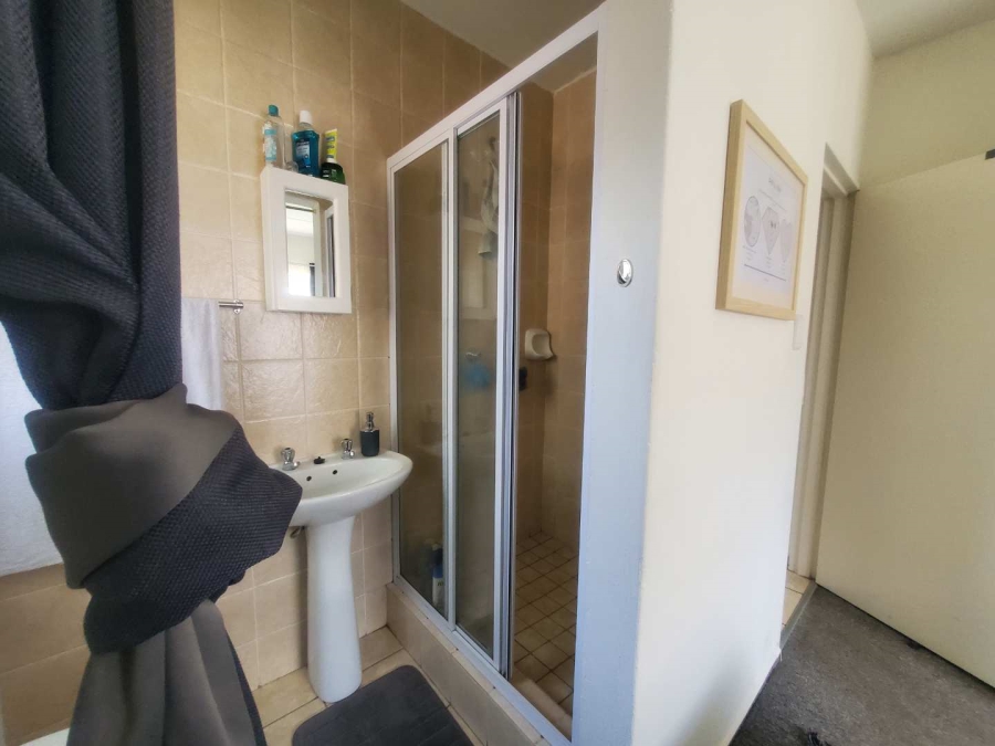 To Let 2 Bedroom Property for Rent in Strubensvallei Gauteng