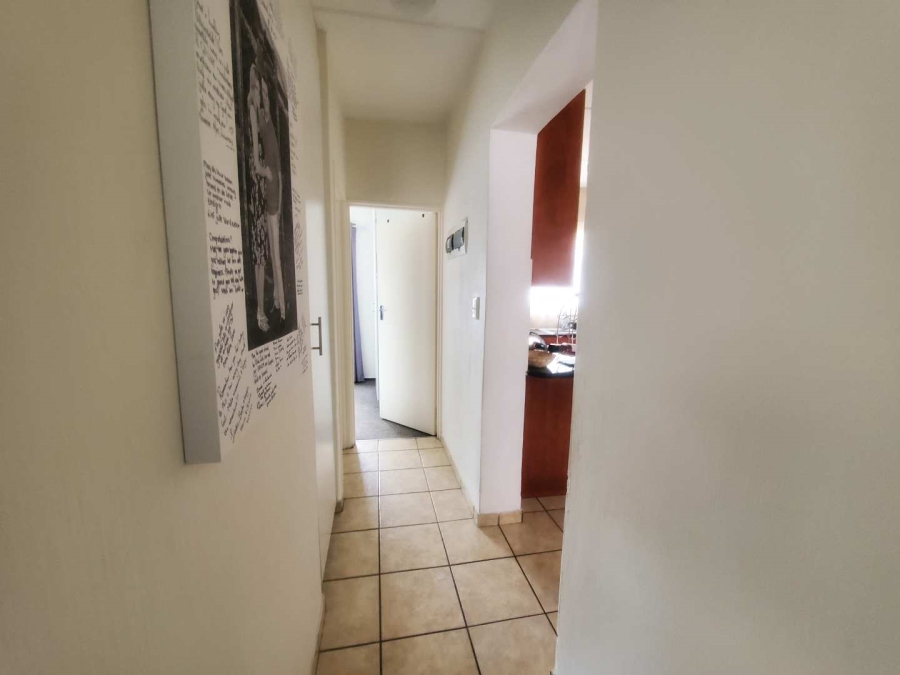 To Let 2 Bedroom Property for Rent in Strubensvallei Gauteng