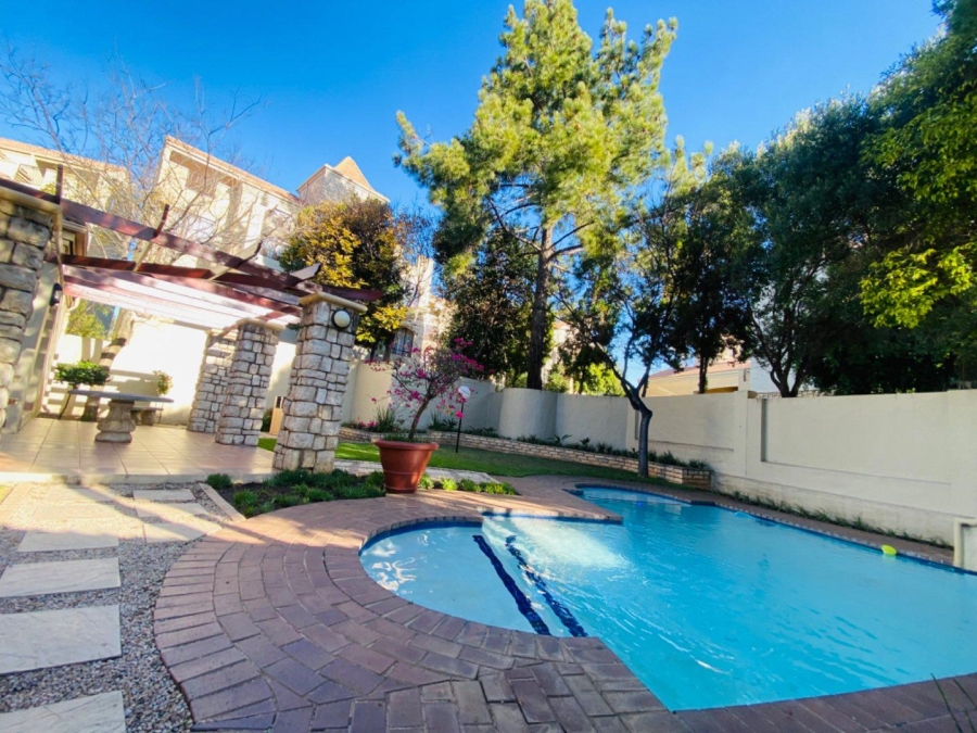 To Let 2 Bedroom Property for Rent in Morningside Gauteng