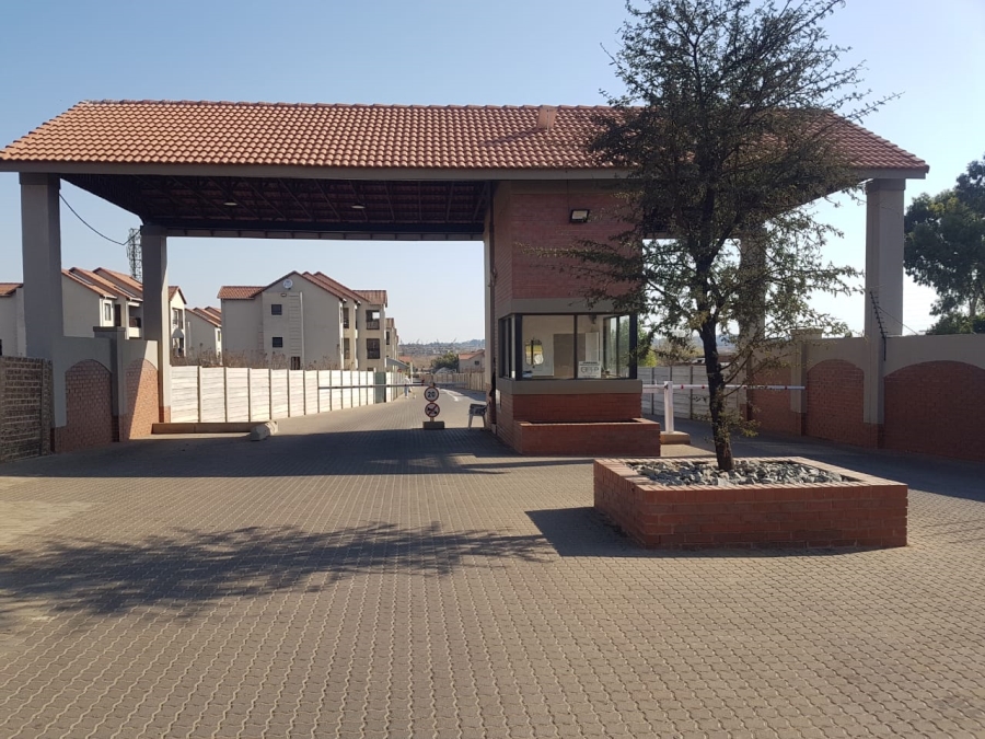 To Let 2 Bedroom Property for Rent in Brentwood Park Gauteng