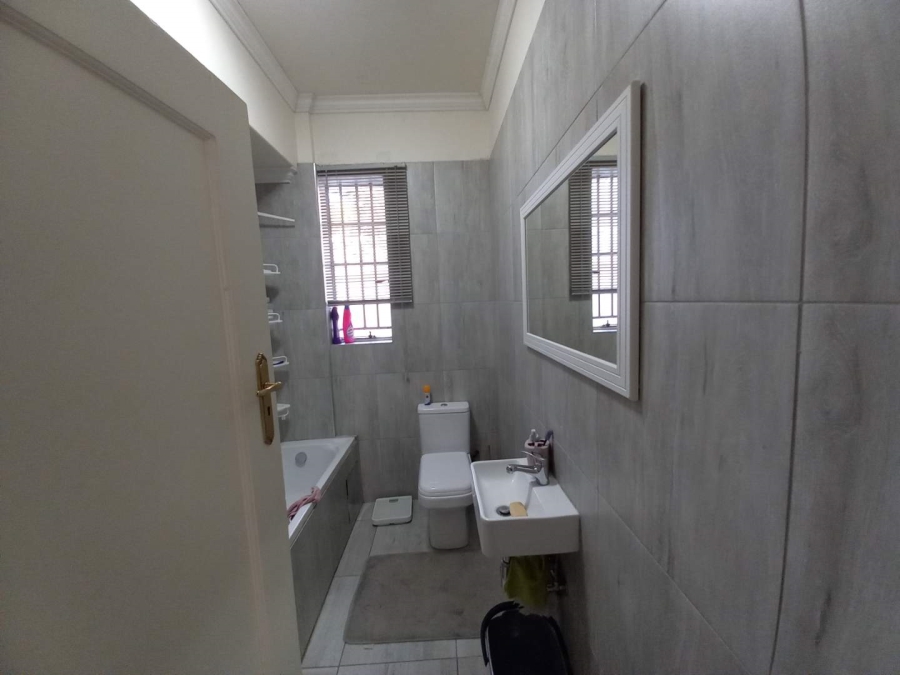 2 Bedroom Property for Sale in Illovo Gauteng