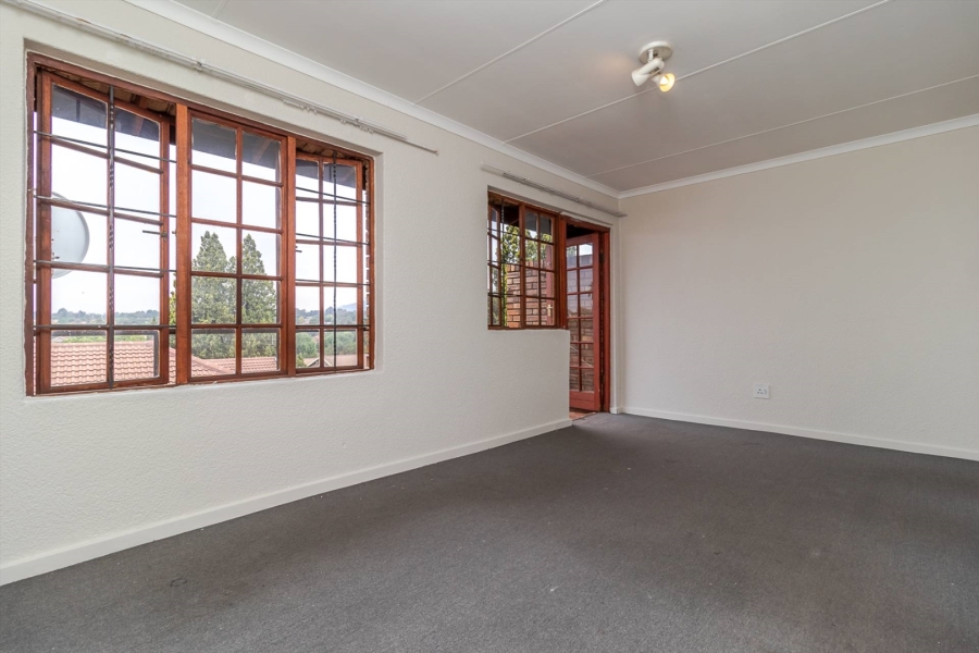 To Let 2 Bedroom Property for Rent in Weltevreden Park Gauteng