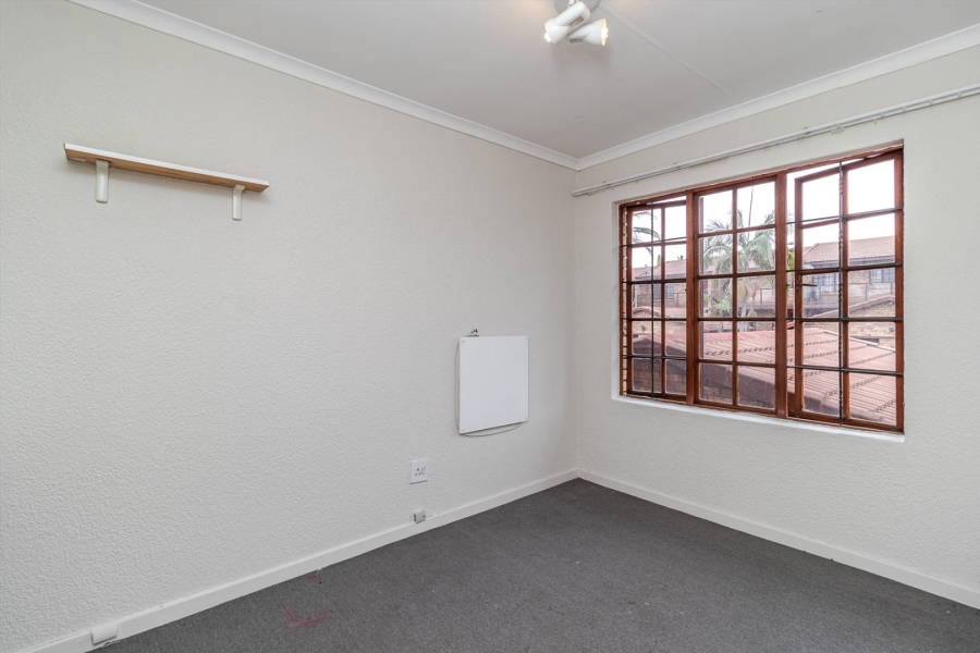 To Let 2 Bedroom Property for Rent in Weltevreden Park Gauteng