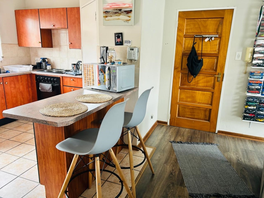 2 Bedroom Property for Sale in Rooihuiskraal North Gauteng