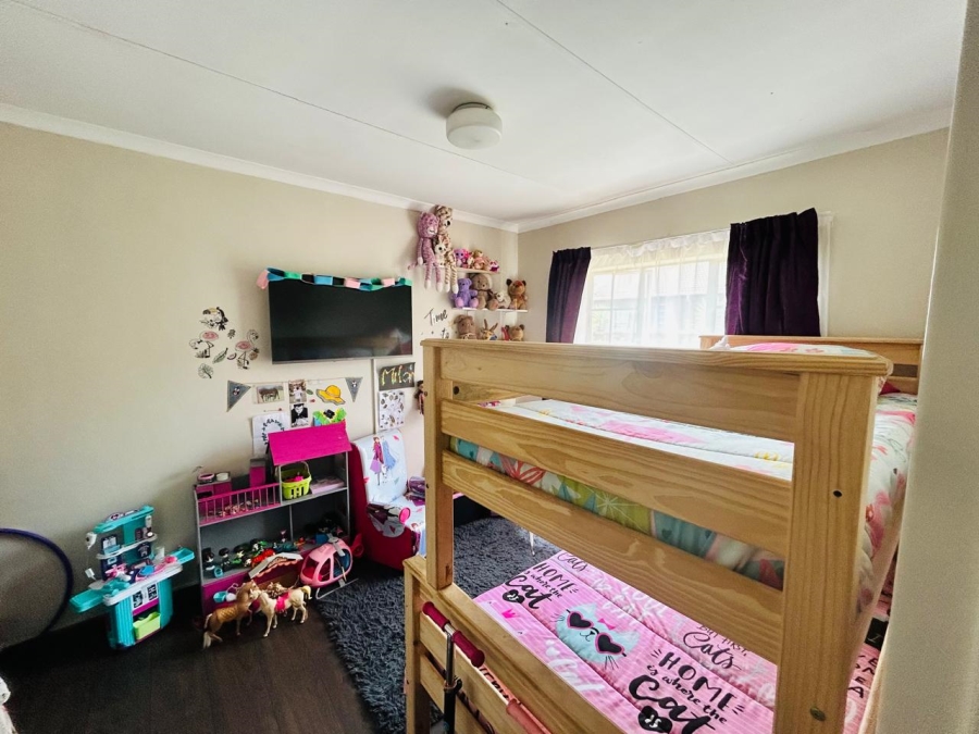 2 Bedroom Property for Sale in Rooihuiskraal North Gauteng