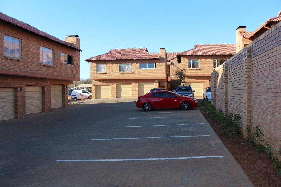 To Let 2 Bedroom Property for Rent in Olympus Gauteng
