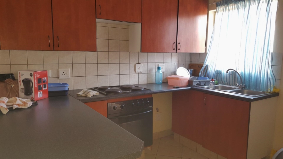 To Let 2 Bedroom Property for Rent in Vorna Valley Gauteng