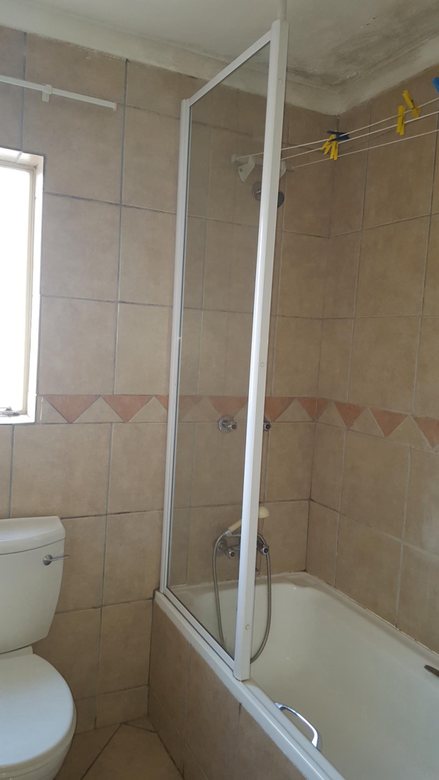 To Let 2 Bedroom Property for Rent in Vorna Valley Gauteng