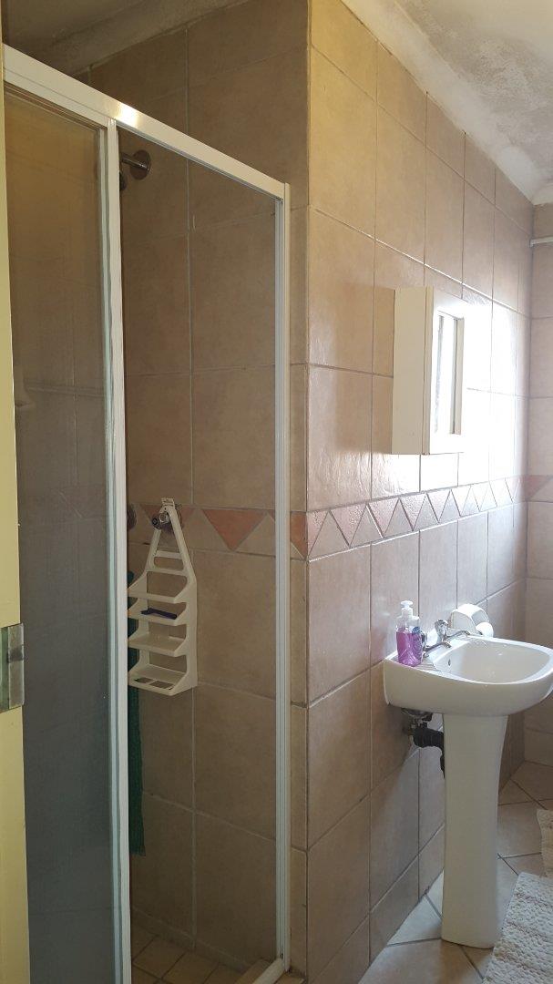 To Let 2 Bedroom Property for Rent in Vorna Valley Gauteng