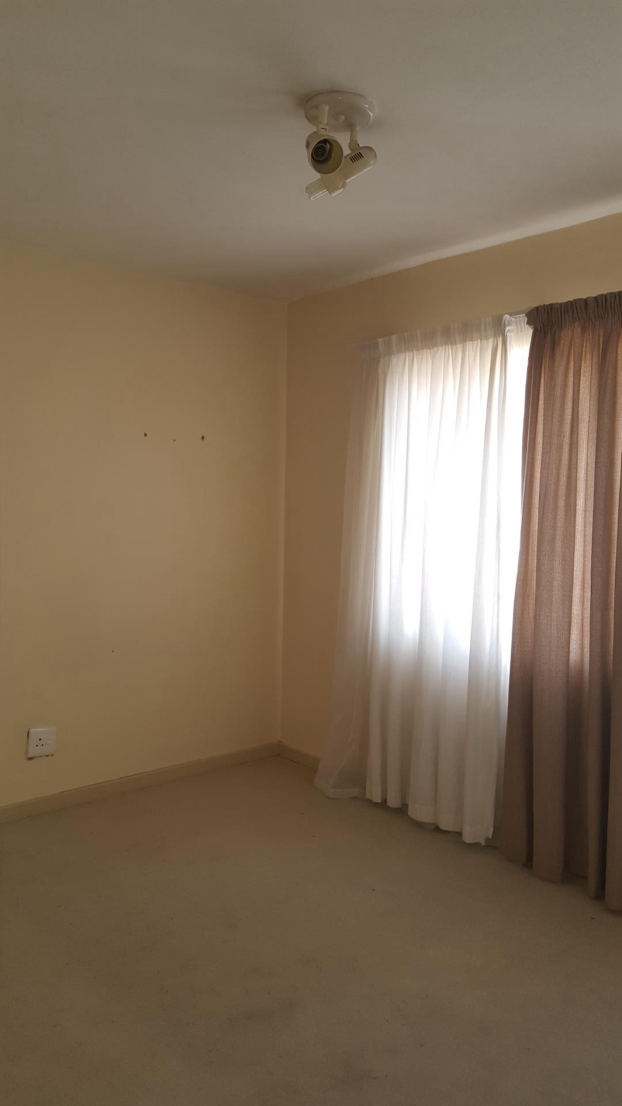 To Let 2 Bedroom Property for Rent in Vorna Valley Gauteng