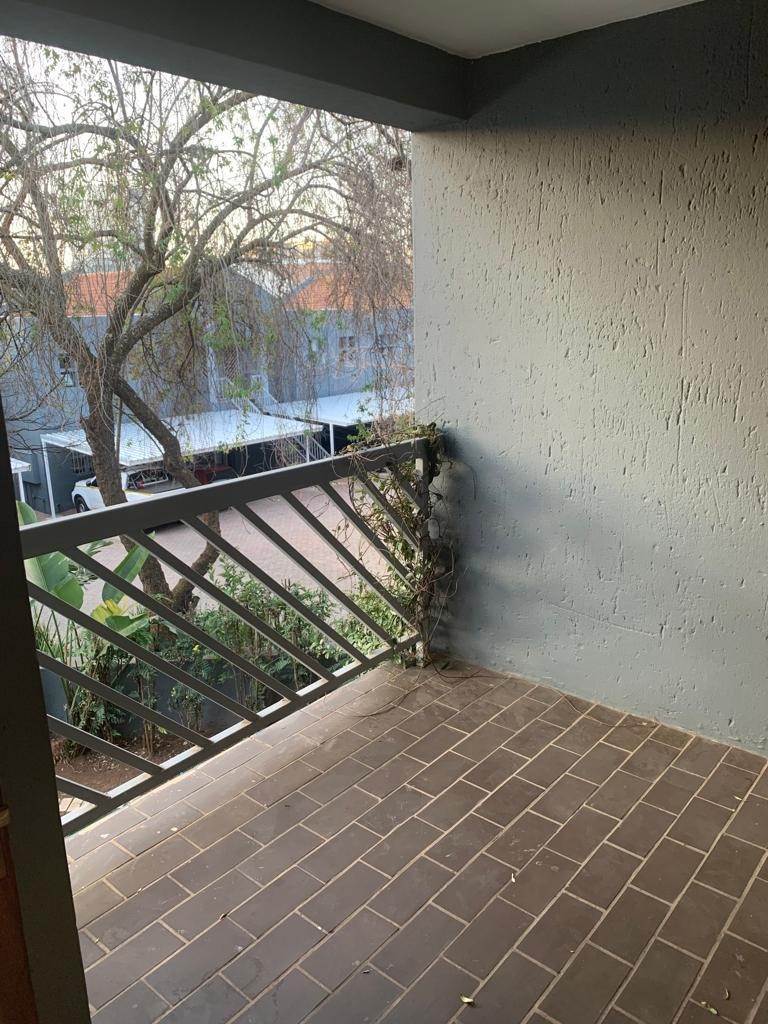 To Let 2 Bedroom Property for Rent in Sandown Gauteng