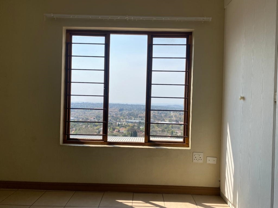 2 Bedroom Property for Sale in Constantia Kloof Gauteng