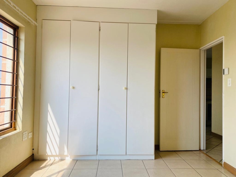 2 Bedroom Property for Sale in Constantia Kloof Gauteng