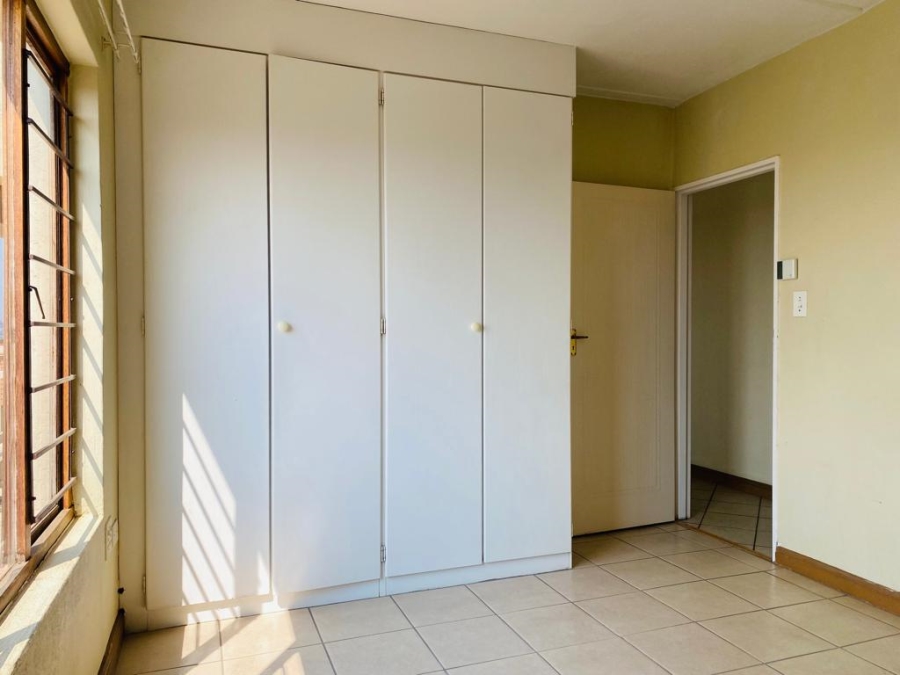 2 Bedroom Property for Sale in Constantia Kloof Gauteng